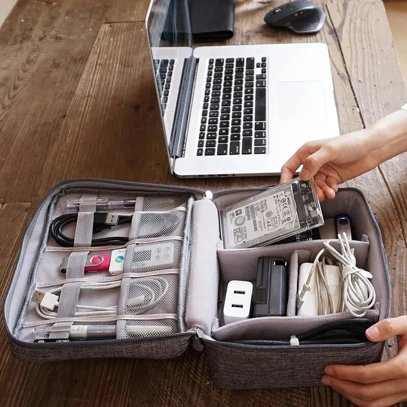 Bolsa Organizadora de Cables y Accesorios Electrónicos — Impermeable, Compacta y Perfecta para Viajar